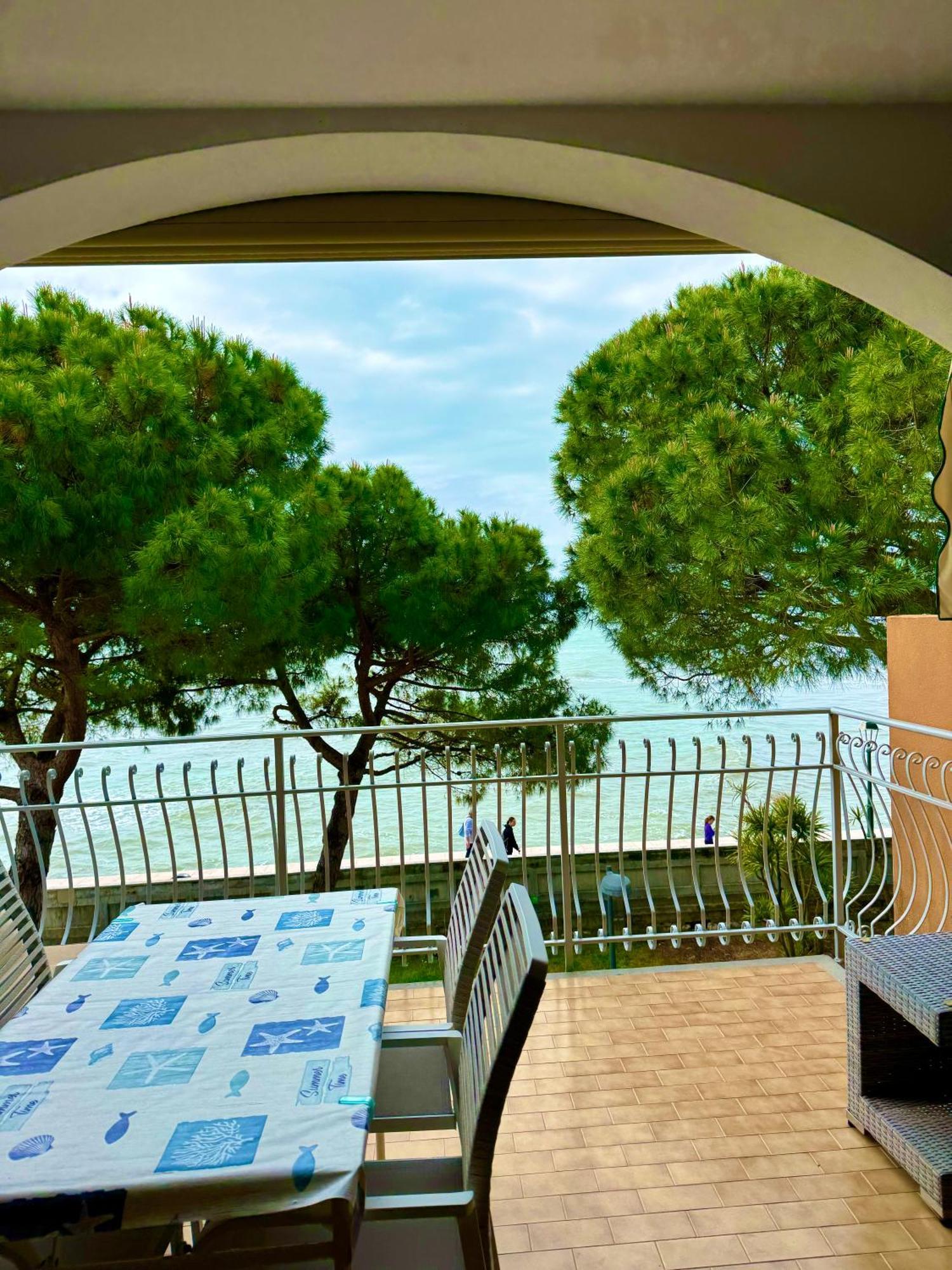 Apartment Mit Meerblick Am Costa Azzura